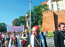 Pielgrzymie utrudzony drogą, złóż przed obliczem Czarnej Madonny wszystkie swoje troski i radości