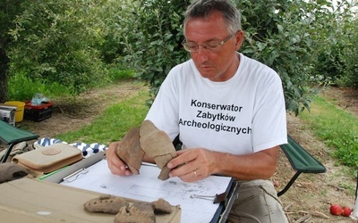 Badania archeologiczne w Złotej