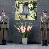 Na Murze Pamięci wyryto nazwiska 11 tys. poległych w Powstaniu żołnierzy AK