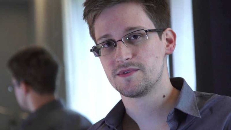 Snowden otrzymał azyl