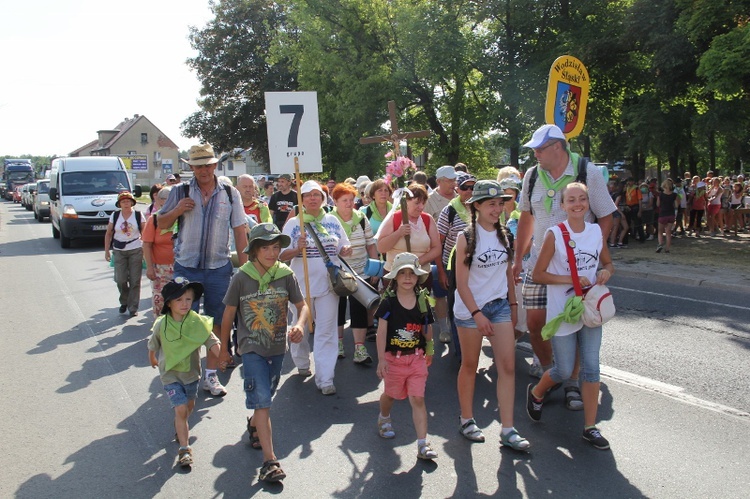 68. Pielgrzymka Rybnicka - dzień 2. - od postoju w Górnikach