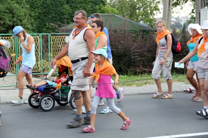 68. Pielgrzymka Rybnicka - dzień 2. - od postoju w Górnikach