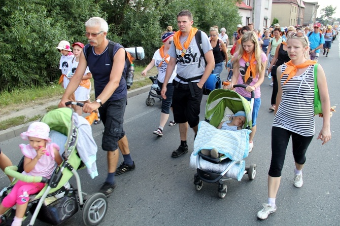 68. Pielgrzymka Rybnicka - dzień 2. - od postoju w Górnikach