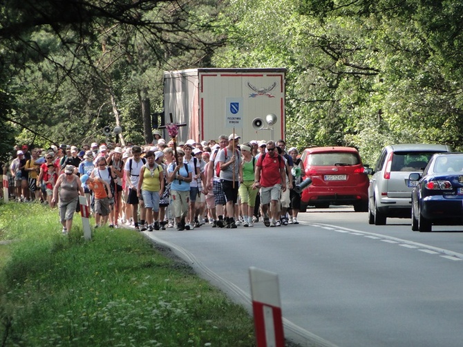 68. Pielgrzymka Rybnicka -dzień 3. - droga z Miasteczka Śl. do Miotka