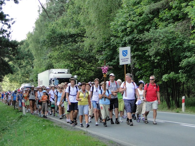 68. Pielgrzymka Rybnicka -dzień 3. - droga z Miasteczka Śl. do Miotka