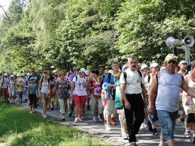 68. Pielgrzymka Rybnicka -dzień 3. - droga z Miasteczka Śl. do Miotka