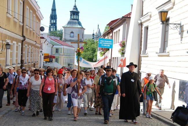 Wędrują do Czarnej Madonny