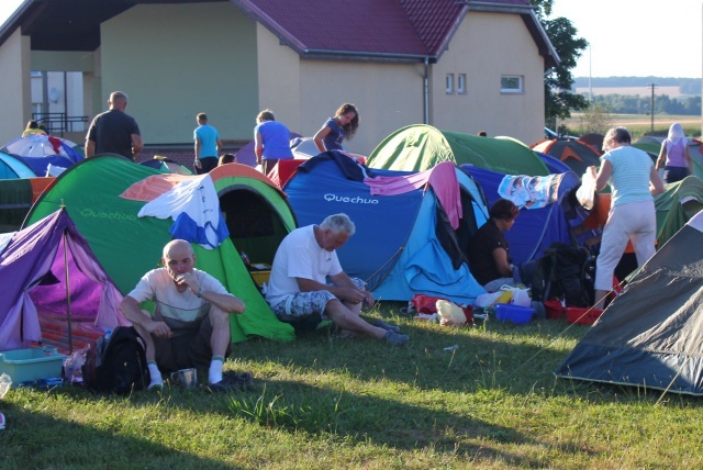 Pielgrzymka Świdnicka - nocleg w Przewornie