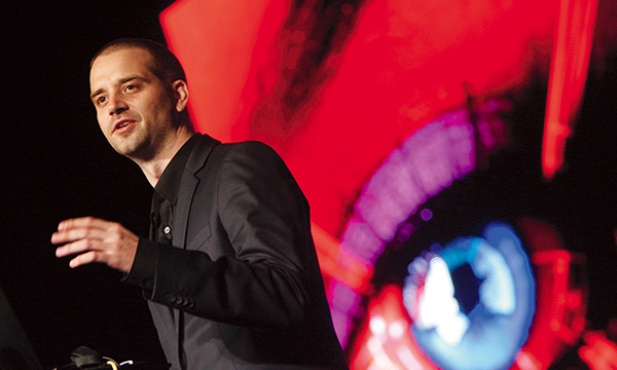 W 2010 r. Barnaby Jack pokazał w Las Vegas jak można opróżnić bankomaty