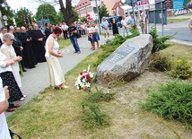  W uroczystości poświęcenia obelisku wzięli udział liczni mieszkańcy Złocieńca