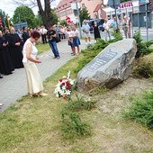  W uroczystości poświęcenia obelisku wzięli udział liczni mieszkańcy Złocieńca