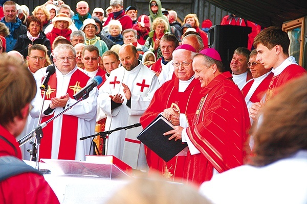 W ubiegłym roku Mszy św. przewodniczył ordynariusz legnicki. W tym roku zastąpi go  bp Vokál z diecezji Hradec Králové