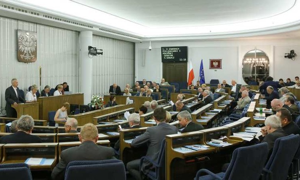 Senatorowie starli się o finanse