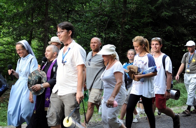 Z promienistego marszu na Jasną Górę