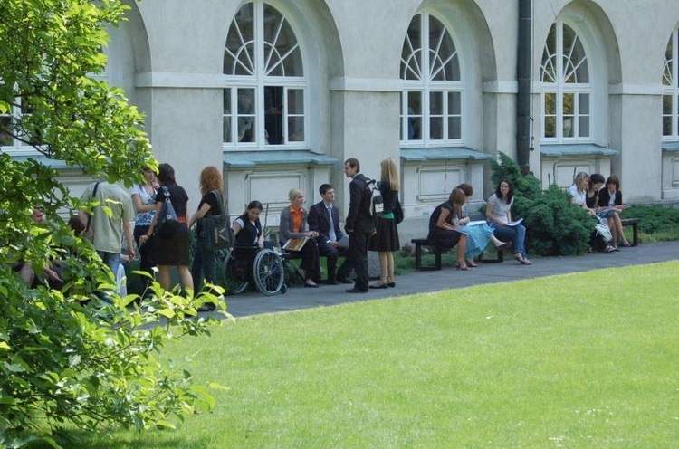 KUL zaprasza na bezpłatne studia podyplomowe oraz kursy doszkalające