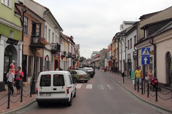 Na ul. Zduńskiiej w Łowiczu kierowcy zapłacą za parkowanie
