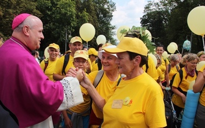 Oświęcimskich pielgrzymów witał bp Piotr Greger