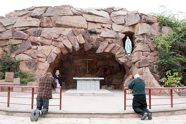Gruta de Lourdes (grota z Lourdes) została uznana za narodowe sanktuarium Urugwaju. To skromne miejsce bardziej trafia do serca Urugwajczyków niż piękne kościoły z ozdobnymi fasadami