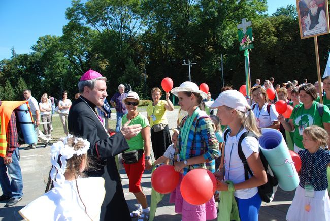 Pielgrzymi u stóp Matki