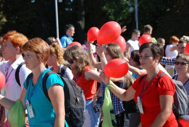 Pielgrzymi u stóp Matki