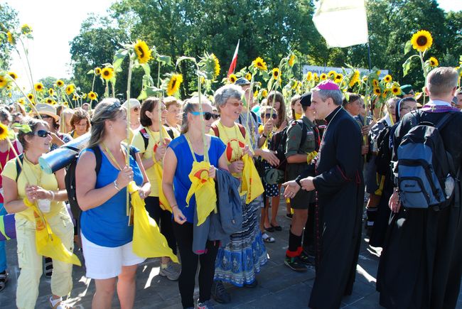 Pielgrzymi u stóp Matki