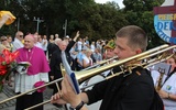 Czechowccy pielgrzymi wchodzili na Jasną Górę z orkiestrą