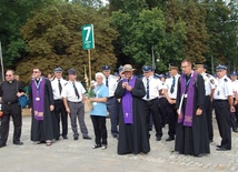 Krzyż z gabinetu inspektora policjanci zabrali na tegoroczną pielgrzymkę na Jasną Górę