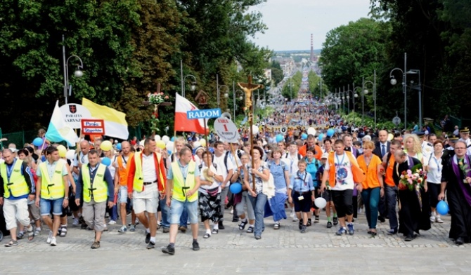 Pielgrzymi z naszej diecezji wchodzili na jasnogórski szczyt ponad trzy godziny