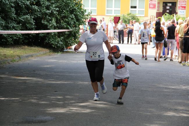 Zabawa pod skrzydłami Matki Bożej