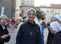 Wśród pielgrzymów są siostry zakonne z Włoch 