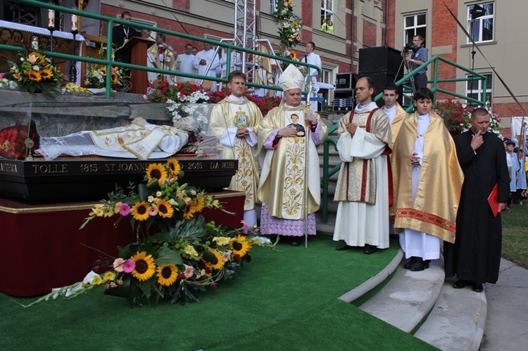 Oświęcim: powitanie relikwii św. Jana Bosko