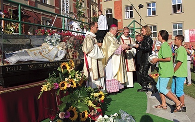 Relikwiarz św. Jana Bosko przez trzy dni gościł w kolejnym mieście,  któremu patronuje – w Oświęcimiu