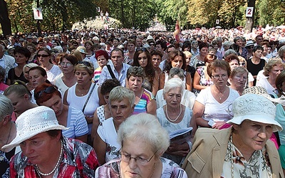 W Piekarach modliło się kilkadziesiąt tysięcy kobiet