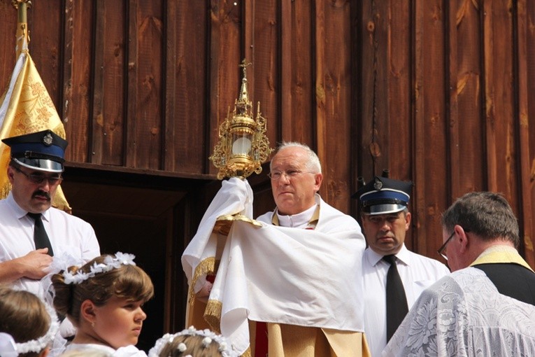 Sumie odpustowej i procesji przewodniczył bp Andrzej F. Dziuba