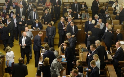 Czeski Parlament się rozwiązał