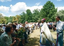 Zioła i kwiaty poświęcił biskup K. Nitkiewicz