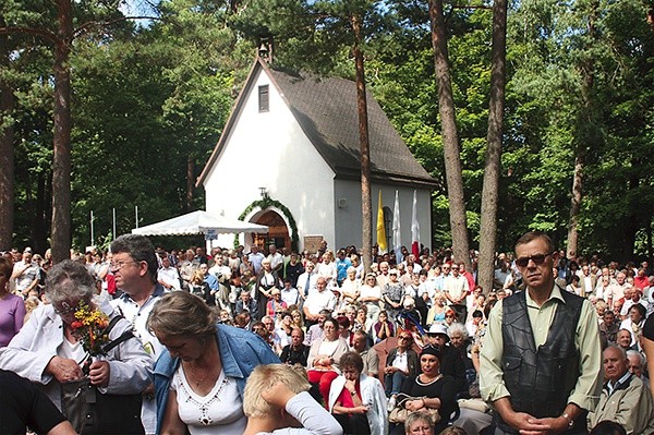 Po raz 17. pielgrzymi tłumnie zgromadzili się wokół sanktuarium Matki Bożej Trzykroć Przedziwnej