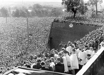 Dziś przypada 65. rocznica Jasnogórskich Ślubów Narodu Polskiego