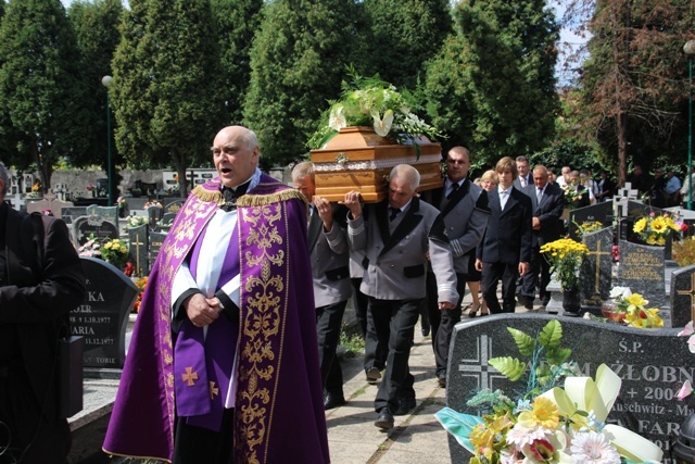 Ostatnie pożegnanie śp. Antoniny Małysiak w Oświęcimiu