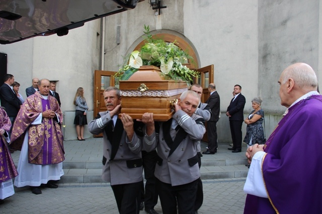 Ostatnie pożegnanie śp. Antoniny Małysiak w Oświęcimiu