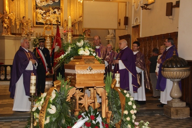 Ostatnie pożegnanie śp. Antoniny Małysiak w Oświęcimiu