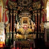  Obraz Maryi z Dzieciątkiem znajduje się w ołtarzu głównym rychwałdzkiej świątyni od 1756 r.