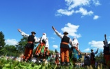 Uczniowie ze szkoły na Blichu promują folklor łowicki