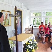 W oratorium Domu św. siostry Faustyny można również zatrzymać się na chwilę modlitwy