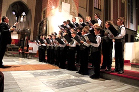 Koncert jasnogórskich chórzystów spotkał się z bardzo gorącym przyjęciem publiczności 