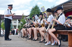  Koncert orkiestry dętej OSP Przasnysz podczas festynu parafialnego