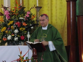 "Słuchaj Papieża i pozostań prostym księdzem"