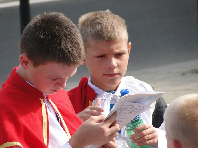 Ministranckie pielgrzymowanie do katedry cz. 1.