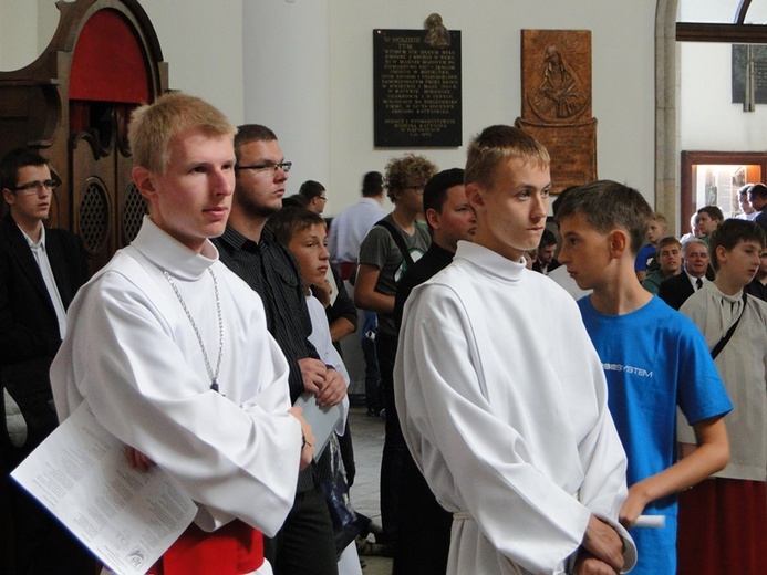 Ministranckie pielgrzymowanie do katedry cz. 1.