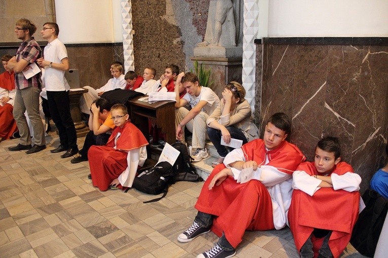 Ministranckie pielgrzymowanie do katedry cz. 2.